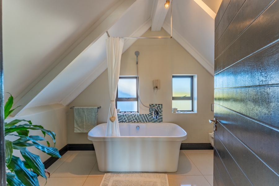 To Let 4 Bedroom Property for Rent in St Francis Links Eastern Cape